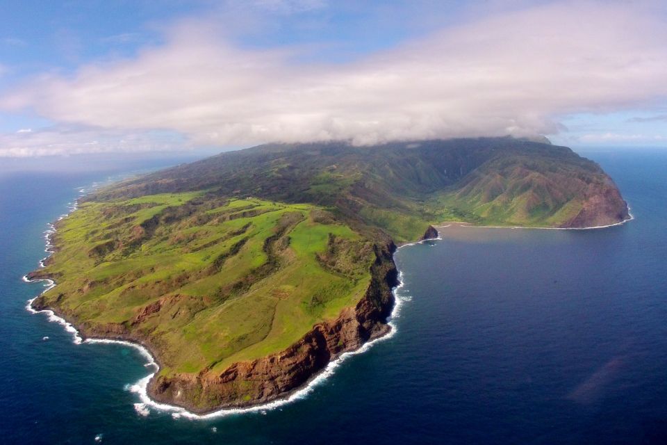 Central Maui: Two-Island Scenic Helicopter Flight to Molokai - Honokohau Falls and Kahiwa Falls: The Waterfall Sight You Can’t Replicate