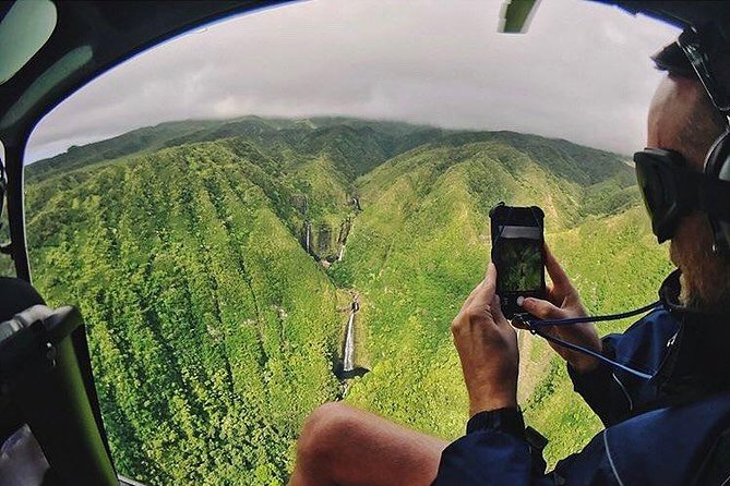 Doors Off West Maui and Molokai 45 minute Helicopter Tour - What the Pilot-Guide Focuses On While You Fly