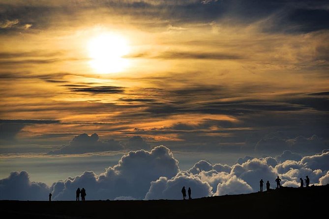 Haleakala Maui Sunset Twilight Tour with Dinner - Sunset on Haleakalā: Why this timing works