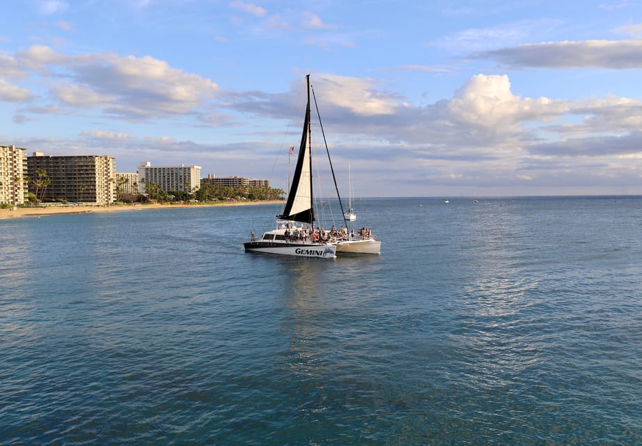 Maui: 2 Hour Sunset Dinner Sail with Open Bar and Appetizers - Dress code and what to pack for comfort in the trade wind