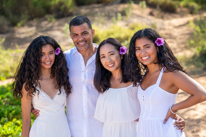 Maui Family and Couple Beach Photo Session - Photographer guidance: why posing help is the real value