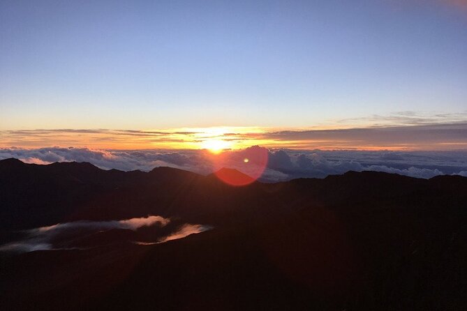 Maui Haleakala Sunrise Downhill Bike Tour with Mountain Riders Rated #1 - Haleakalā National Park Gate Stop: A Quick Breather and a Photo Moment