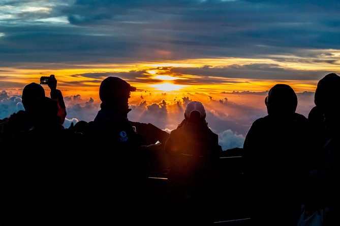 Maui: Haleakala Sunrise Spectacular with Local Breakfast - Headquarters Visitor Center at 9,740 Feet: Where Sunrise Really Happens