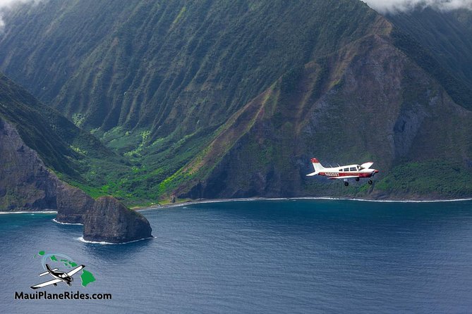 Maui -PRIVATE- Air Tour FUN: 3 Islands: (2-5 people): SEE it ALL! - Maui from above: blowholes, bays, Makena, and lava shapes