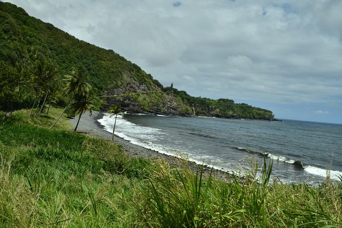 Maui Shore Excursions : Road to Hana With Pickup & Lunch - The small-group ride (max 12) and what “air-conditioned” means in practice