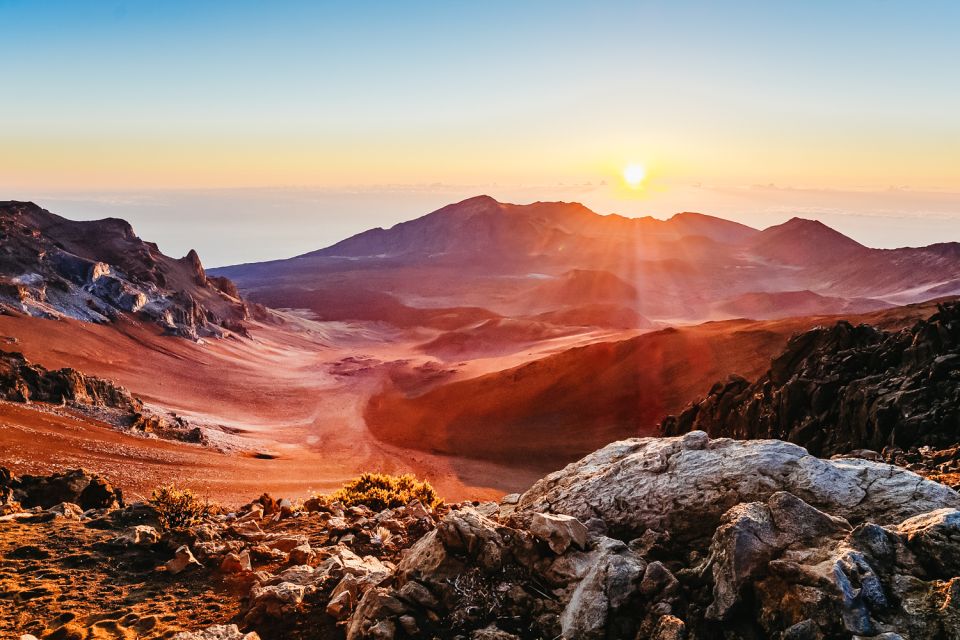 Maui: Sunrise & Breakfast Tour to Haleakala National Park - The Summit Area: What to Expect at Haleakala National Park