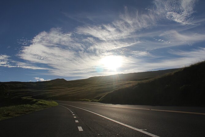 Predawn-Morning Haleakala Bike Tour 6,500 to Sea Level - Sunrise expectations: predawn colors vs the summit sunrise