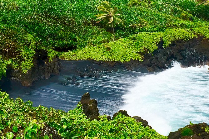 Private Road to Hana Tour - Hana Gold cacao, Hāna Farms food breaks, and how locals use these stops