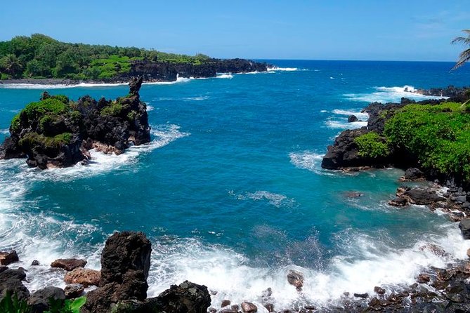 Road to Hana in Mercedes Van: Waterfalls and Black Sand Beach - Road to Hana, driven for you in a Mercedes van