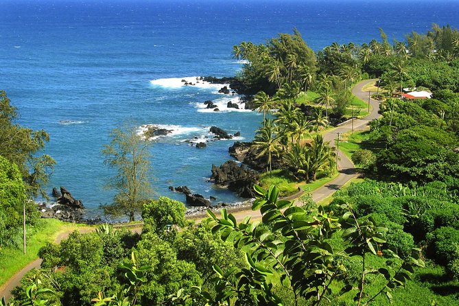 Road to Hana Tour with Lunch and Pickup - Maui Tropical Plantation breakfast: fuel before the curves