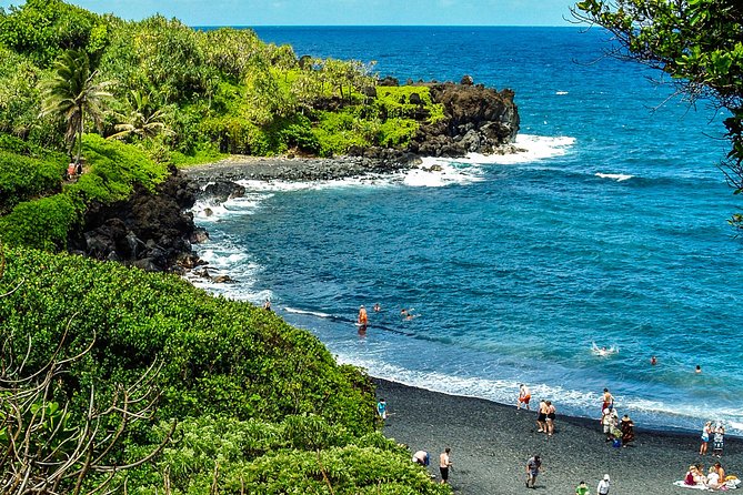 Road to Hana Tour with Lunch and Pickup - Wai‘anapanapa State Park: black sand, lava tube, and blowhole drama