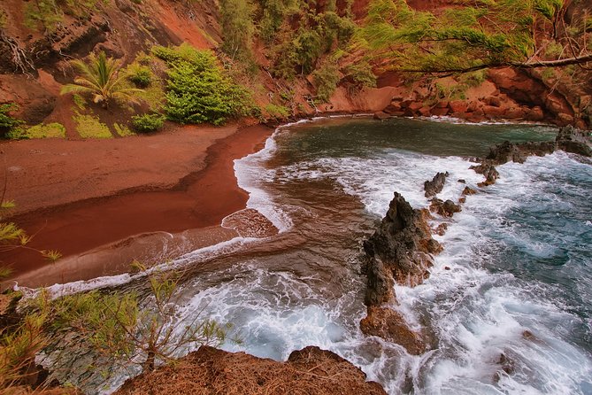 Shaka Guide Maui "Classic" Road to Hana Audio Driving Tour - Hana: Lava Tubes, Black Sand, Red Sand, and the Long Walk Options