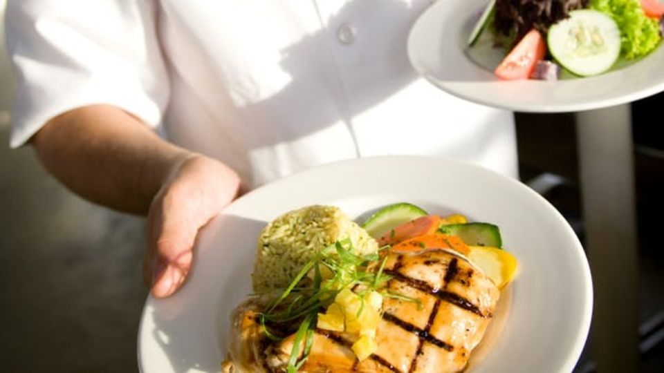 South Maui: Sunset Cruise with 4-Course Dinner and Drinks - Price and Value: Is $178 Worth It?
